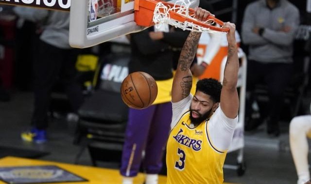 开云-三分失准又何妨？湖人统治内线！晋级已是时间问题